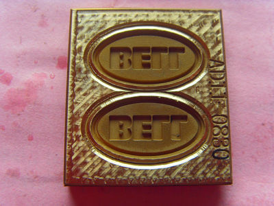 低價供應高品質滴膠銅質模具，助力箱包配件生產